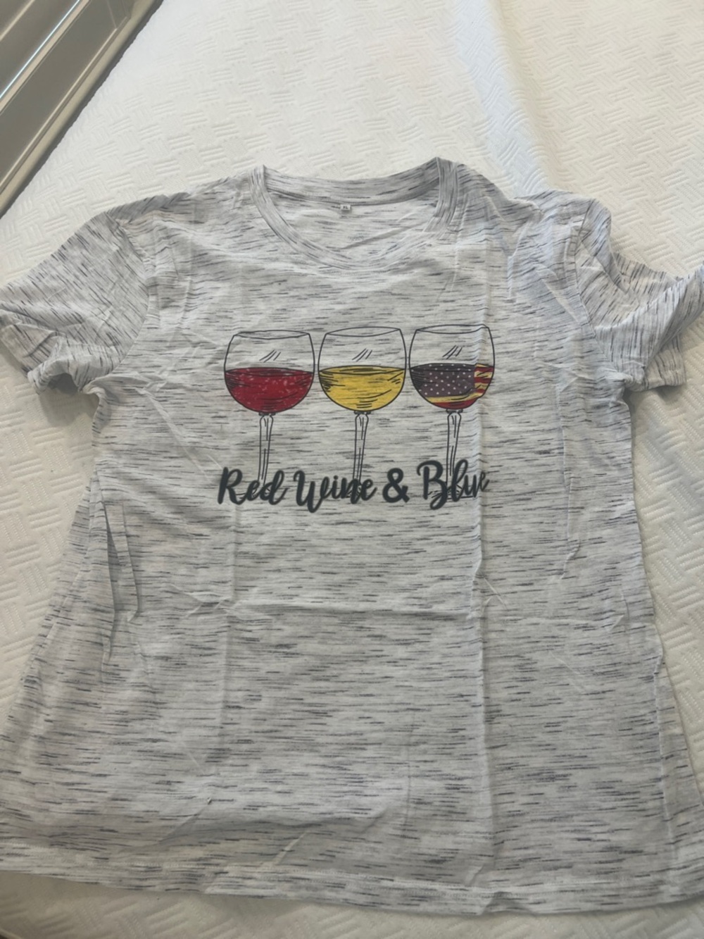 Women’s T-Shirt NWOT - Picture 1 of 7